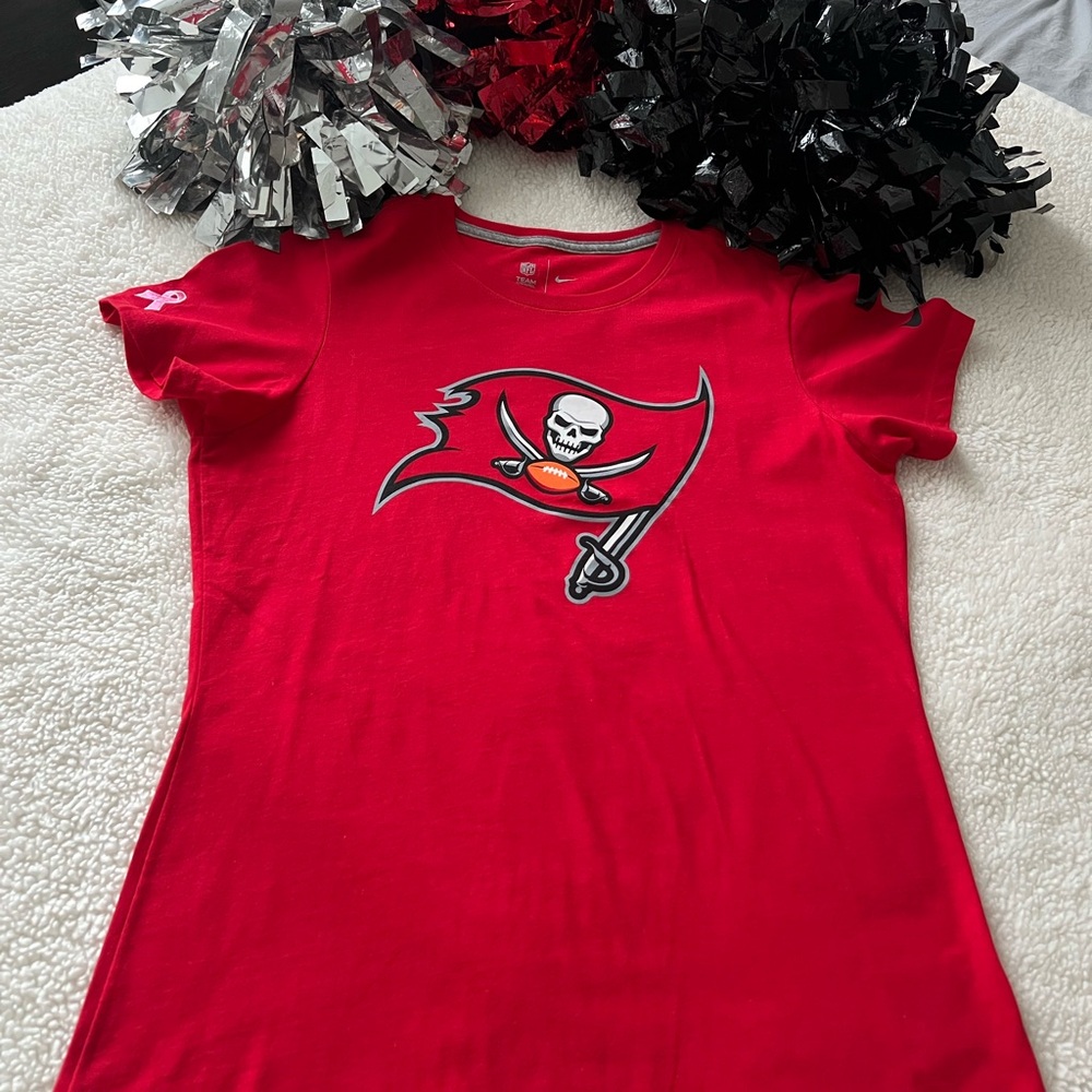 Tampa Bay Buccaneers Cancer Tshirt SZ Girls L